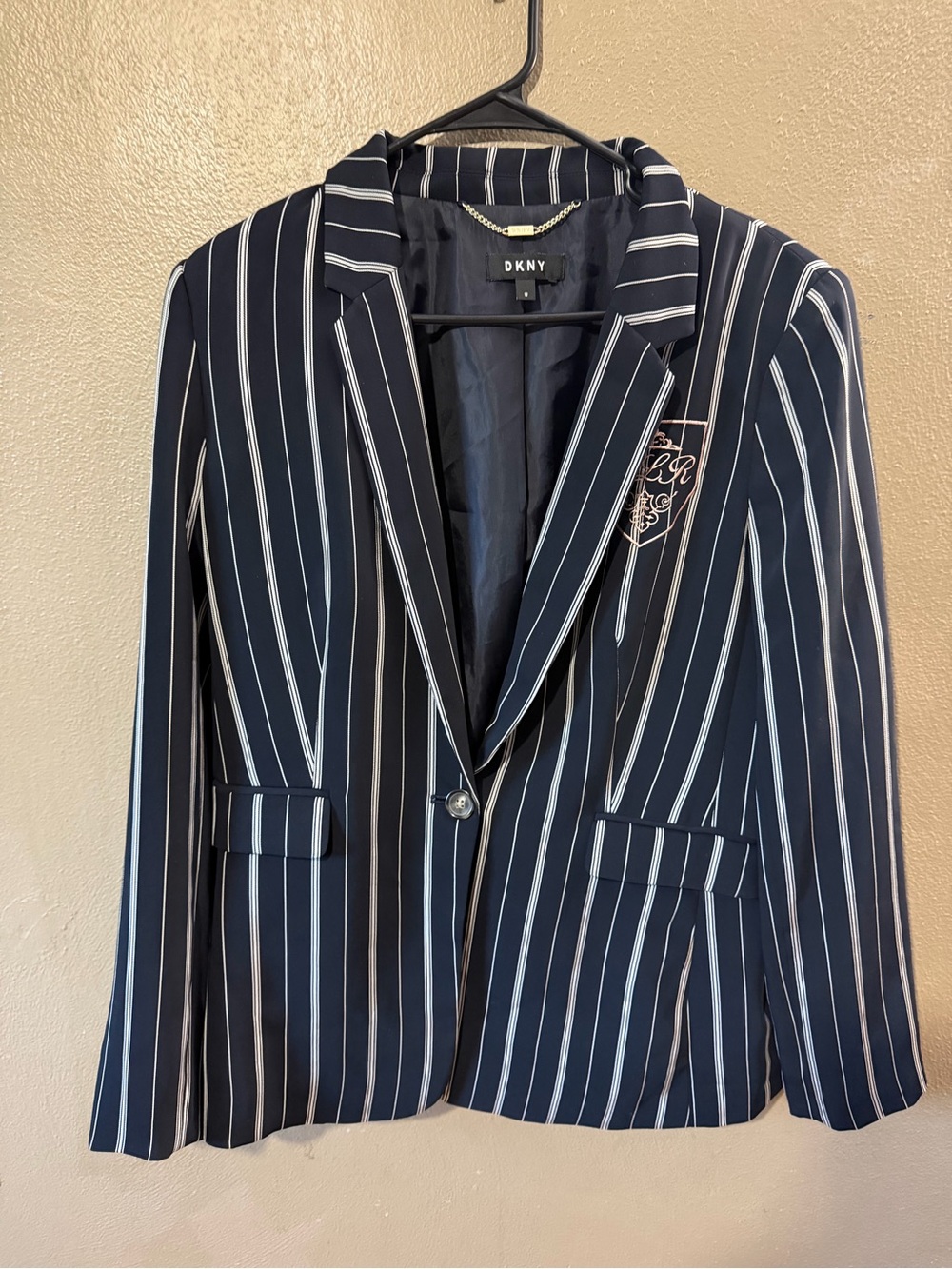 DKNY Pinstripe Crest Blazer Size 12 Navy Blue Preppy Dark Academia Schoolgirl